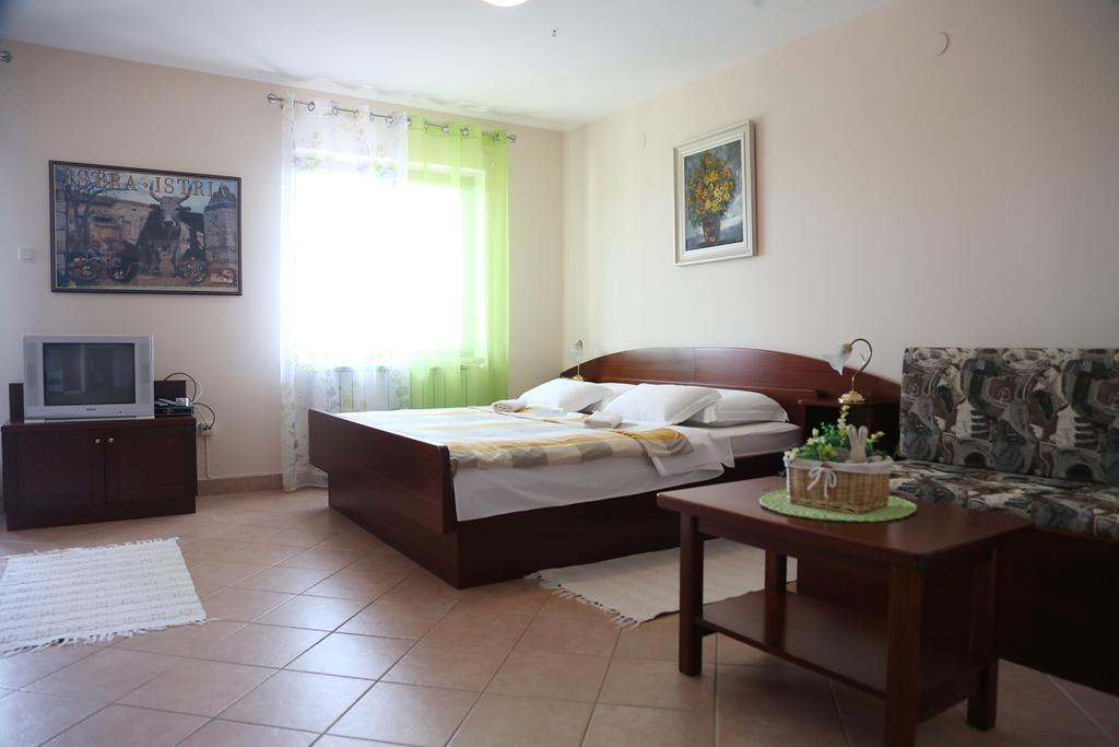 Apartments Max Vrsar Exterior foto